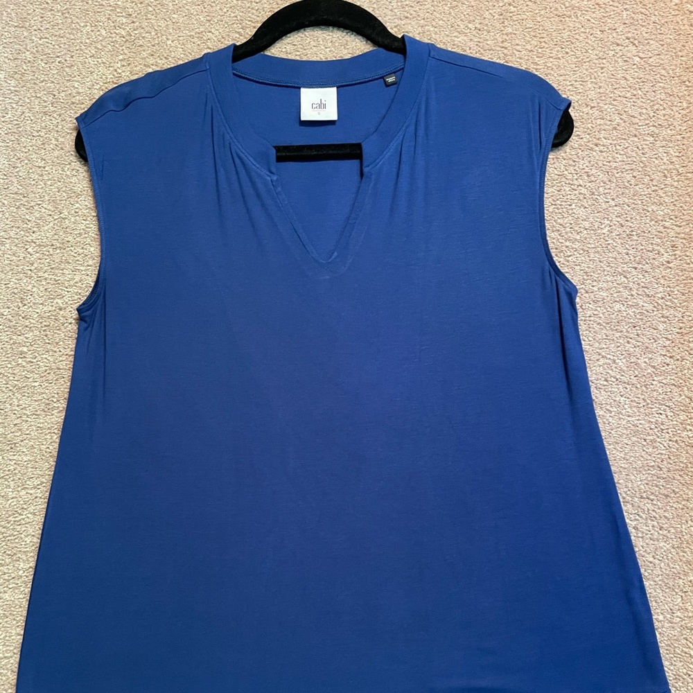 Cabi NWOT Notch top in blue.  Size small